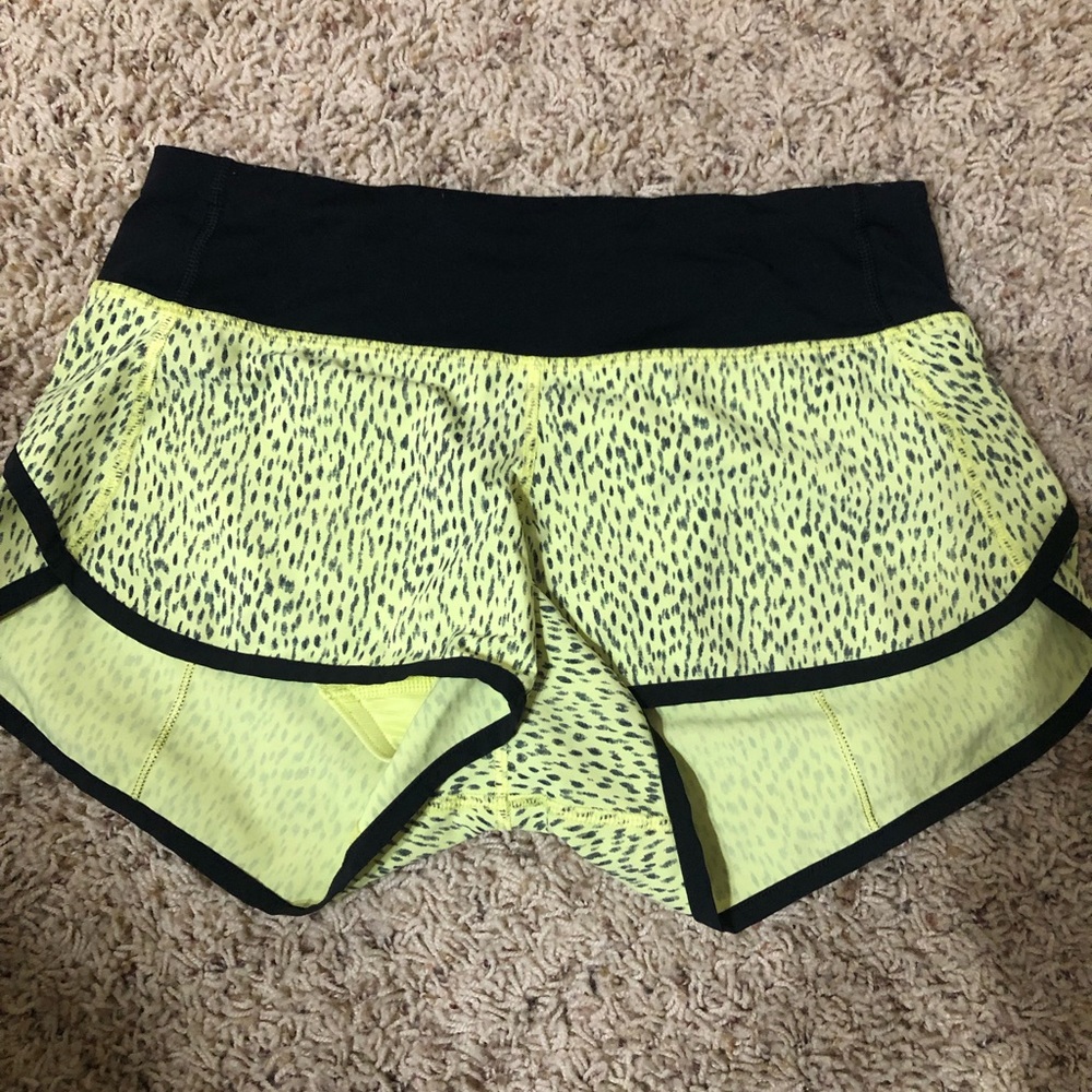 Lululemon Yellow Print Speed Up Low Rise 2.5”